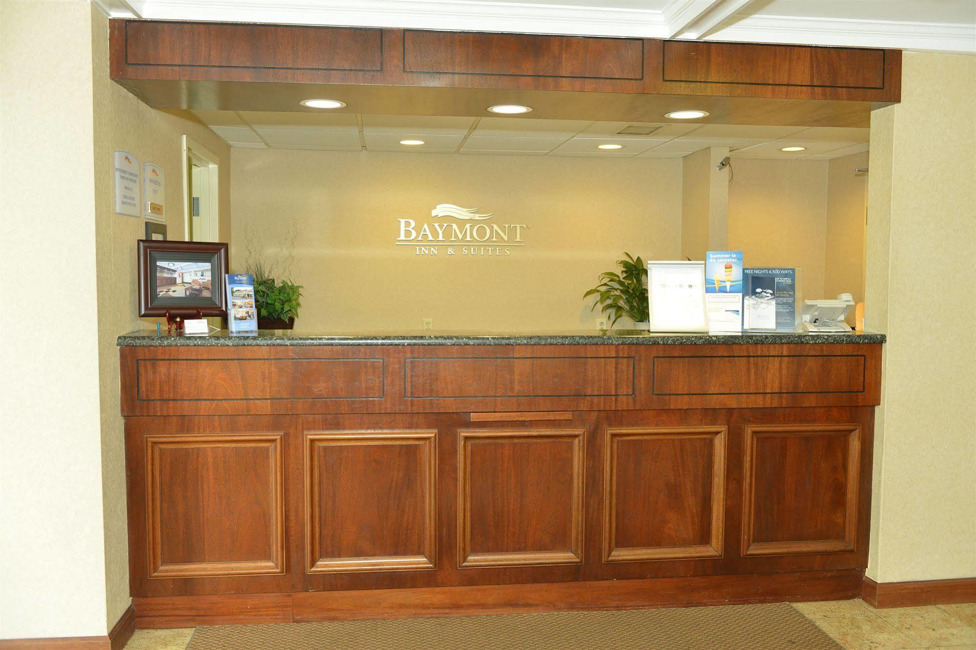 Готель Baymont By Wyndham Branford/New Haven Екстер'єр фото